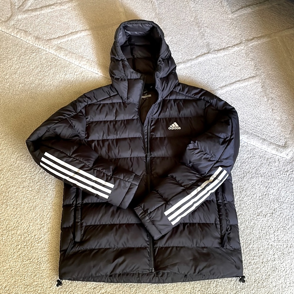 Adidas Men's/Unisex Medium puffer jacket worn ONCE